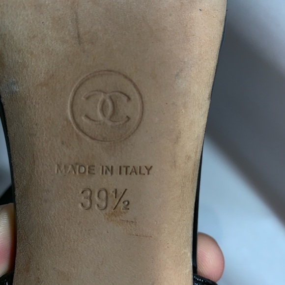 authentic CHANEL size 39.5 chainlink/leather $1250 - Picture 2 of 12